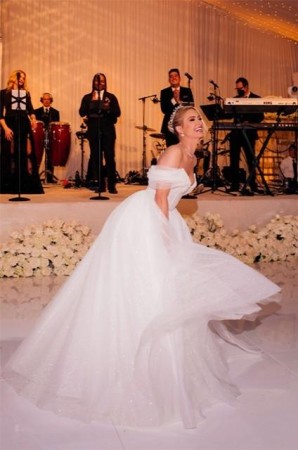 Məşhur modelin toyu 3 gün davam edib - FOTOLAR